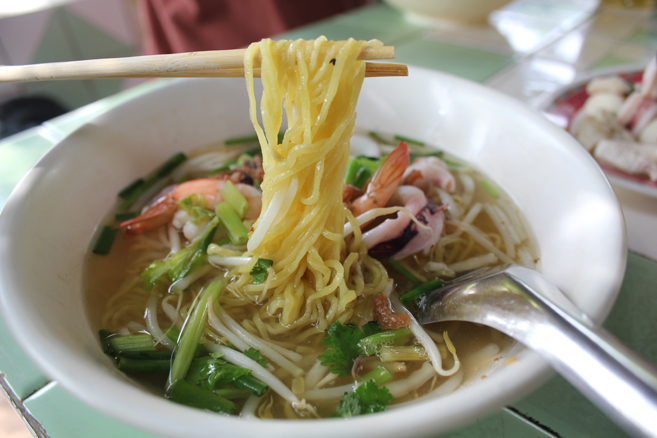 ก๋วยเตี๋ยวน้ำปลาหมึก (เจ้จิ๋ม)