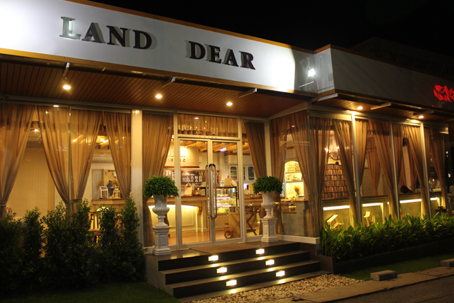 LAND DEAR Cafe & Bistro