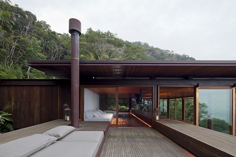 Large-wooden-deck-and-open-living-space-defines-the-lavish-Sao-Paulo-house