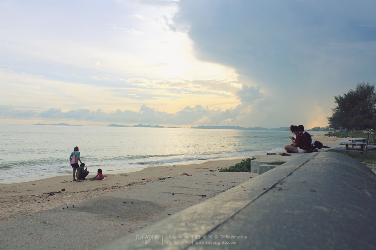 หาดพยูน หาดพลา หาดน้ำริน ในอำเภอบ้านฉาง ที่มีความสวยงาม ไม่เป็นรองใคร