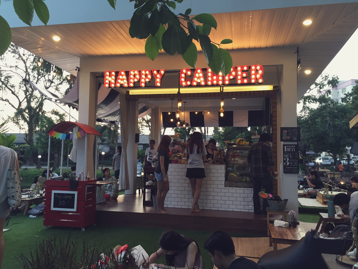 ที่นี่มีรัก…ยิ้ม “Happy Camper Rayong” คาเฟ่น่ารัก สไตล์แคมป์ปิ้ง ริมคลอง