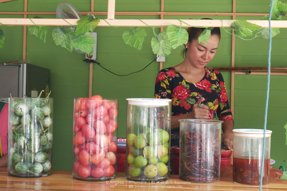 ตำรัวๆ “นัวเผ็ดปาก” ร้านส้มตำในตำบลตาขัน อำเภอบ้านค่าย จังหวัดระยอง