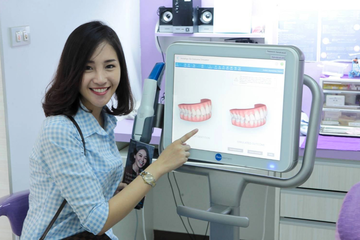 ยิ้มสดใส มั่นใจ กับการ จัดฟันแบบใส Invisalign ที่ครอบครัวฟันดี