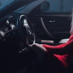 girl-in-car-1382916_1280