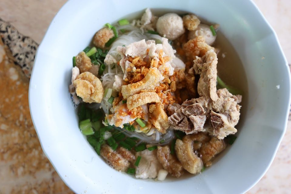 ก๋วยเตี๋ยวไก่ ป้าอ้อย 🍜 #มาบกระหลุก